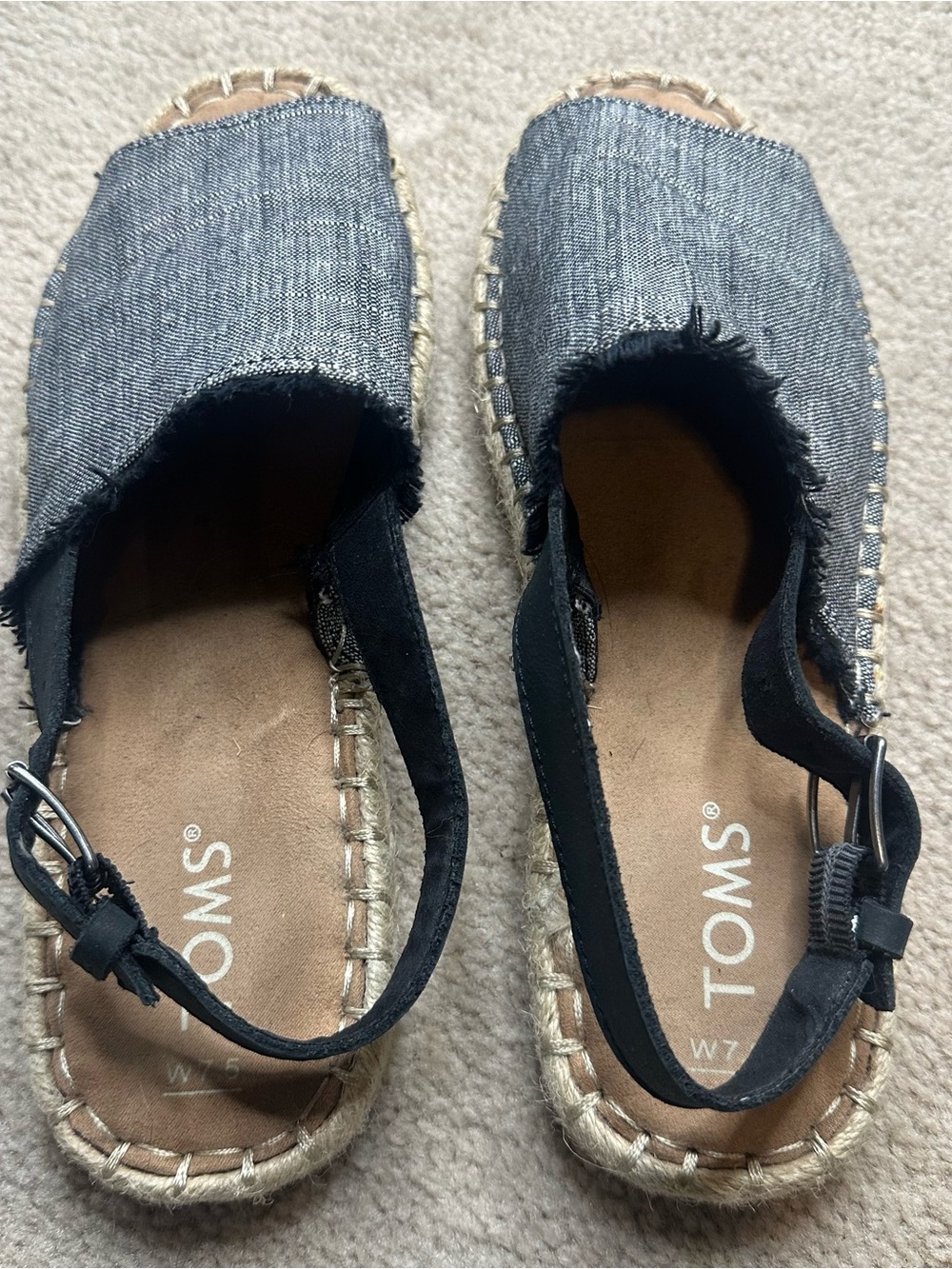 TOMS Clara Denim Chambray Espadrille
Sandals Women’s 7.5 - Picture 4 of 10